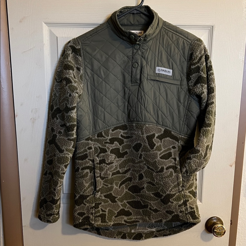 Magellan Outdoors Camouflage Fleece Pullover 1/4 Button Up XS